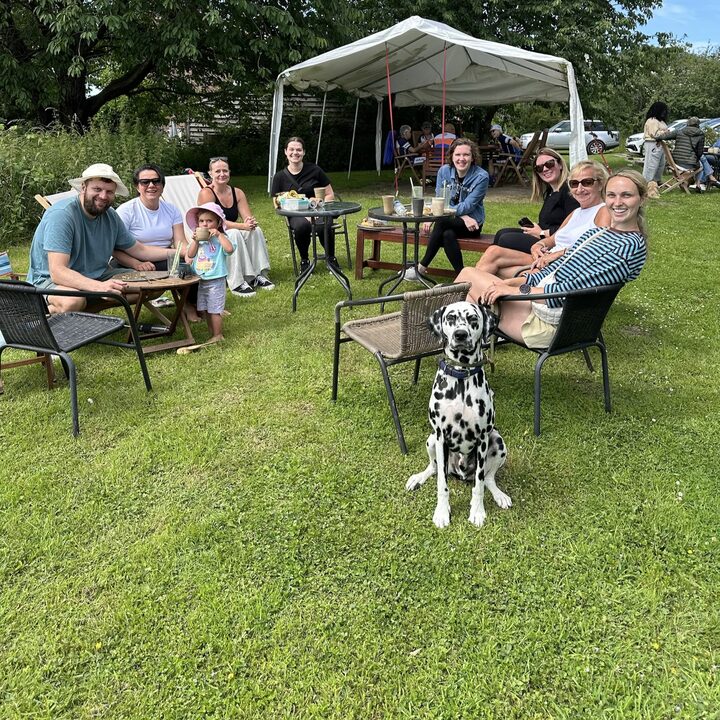 Blu and the bootcamp community relaxing after a session